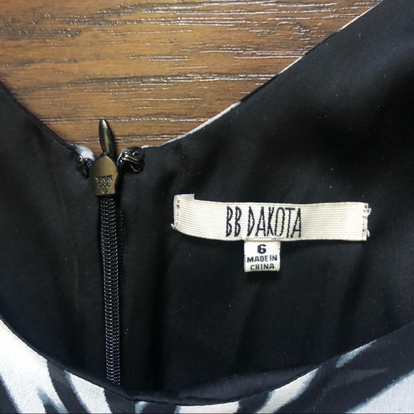 Funky B&W Dress - Picture 3 of 4